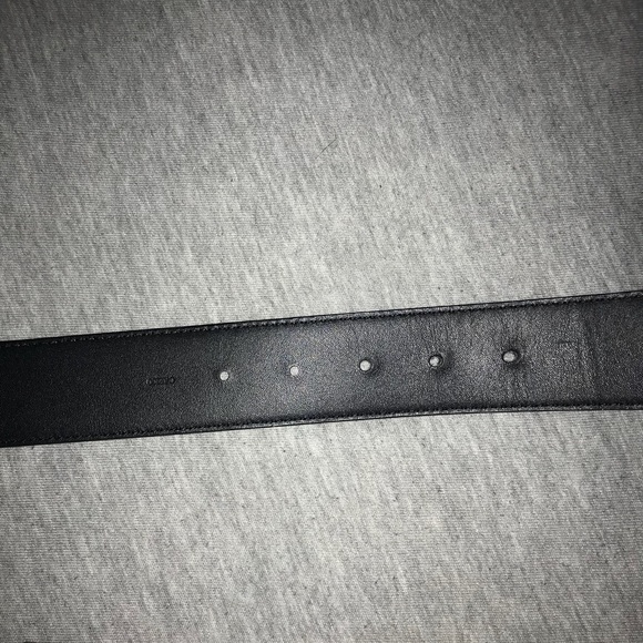 Louis Vuitton LV Logo Belt Authentic - Picture 3 of 5